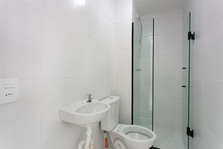 Banheiro de apartamento para alugar com 2 quartos, 33m² em Parque Novo Mundo, São Paulo