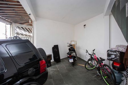 Garagem de casa à venda com 7 quartos, 338m² em Taboão, Diadema