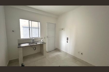 Sala - Cozinha de casa para alugar com 1 quarto, 26m² em Parque Continental Ii, Guarulhos