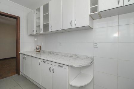 Cozinha de apartamento à venda com 4 quartos, 74m² em Petrópolis, Porto Alegre