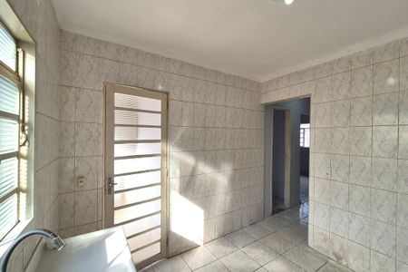 Casa para alugar com 110m², 2 quartos e 2 vagas Casa para alugar com 110m², 2 quartos e 2 vagasCozinha