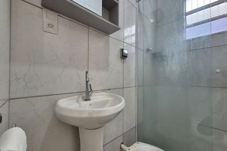 Casa para alugar com 110m², 2 quartos e 2 vagas Casa para alugar com 110m², 2 quartos e 2 vagasBanheiro