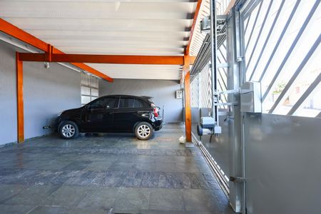 Garagem de casa para alugar com 3 quartos, 250m² em Jardim Santa Terezinha, Taboão da Serra