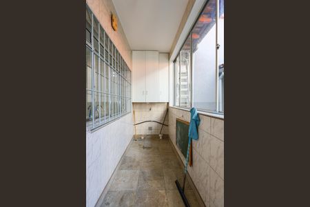 Área de Serviço de casa para alugar com 3 quartos, 250m² em Jardim Santa Terezinha, Taboão da Serra