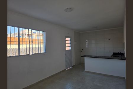 Cozinha de casa para alugar com 1 quarto, 30m² em Jardim Paraventi, Guarulhos