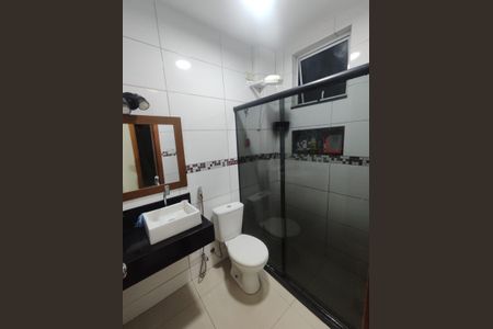 Banheiro de apartamento à venda com 2 quartos, 52m² em Olaria, Rio de Janeiro