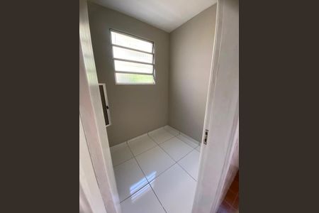 Quarto de apartamento para alugar com 3 quartos, 68m² em Vila Valqueire, Rio de Janeiro
