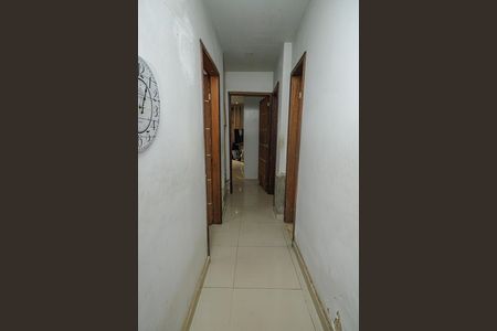 Casa à venda com 242m², 3 quartos e 4 vagas Casa à venda com 242m², 3 quartos e 4 vagasCorredor