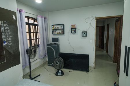 Casa à venda com 242m², 3 quartos e 4 vagas Casa à venda com 242m², 3 quartos e 4 vagasQuarto 3