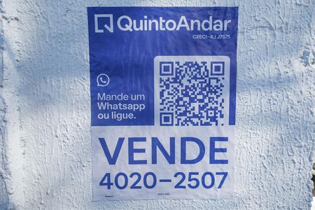 Casa à venda com 242m², 3 quartos e 4 vagas Casa à venda com 242m², 3 quartos e 4 vagasPlaca instalada no dia 27.07 código KEFJ-240