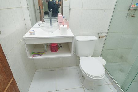 Casa à venda com 242m², 3 quartos e 4 vagas Casa à venda com 242m², 3 quartos e 4 vagasBanheiro da Suíte 2