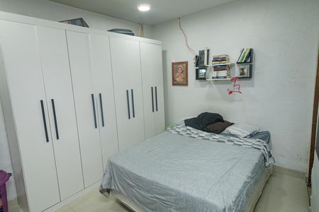 Casa à venda com 242m², 3 quartos e 4 vagas Casa à venda com 242m², 3 quartos e 4 vagasQuarto 3