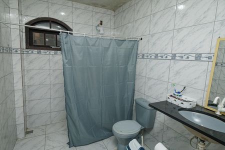 Casa à venda com 242m², 3 quartos e 4 vagas Casa à venda com 242m², 3 quartos e 4 vagasBanheiro
