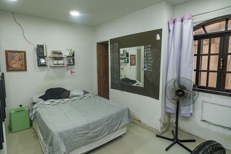 Casa à venda com 242m², 3 quartos e 4 vagas Casa à venda com 242m², 3 quartos e 4 vagasQuarto 3