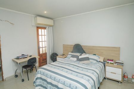 Casa à venda com 242m², 3 quartos e 4 vagas Casa à venda com 242m², 3 quartos e 4 vagasQuarto 1