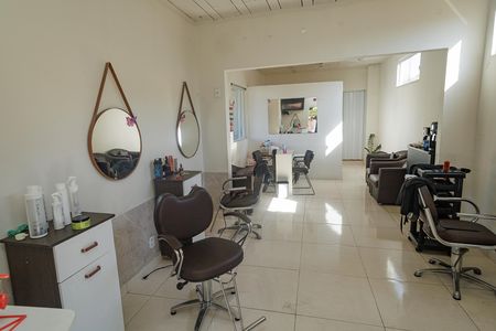 Salão de casa à venda com 3 quartos, 242m² em Campo Grande, Rio de Janeiro