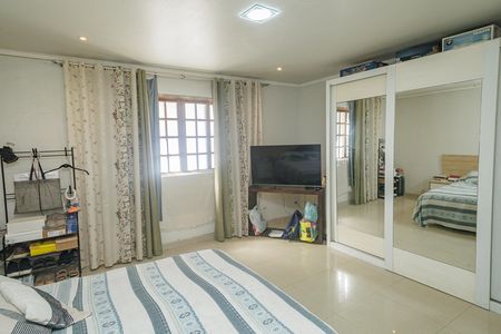 Casa à venda com 242m², 3 quartos e 4 vagas Casa à venda com 242m², 3 quartos e 4 vagasQuarto 1