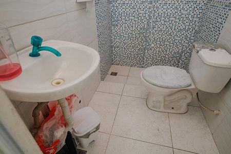Casa à venda com 242m², 3 quartos e 4 vagas Casa à venda com 242m², 3 quartos e 4 vagasBanheiro 2