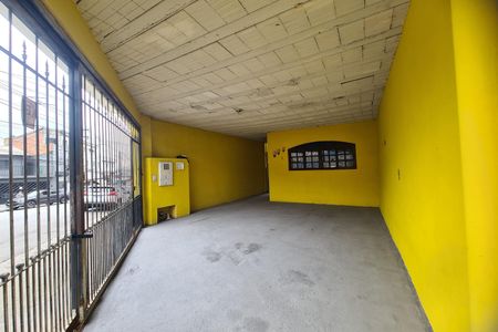 Garagem de casa para alugar com 3 quartos, 200m² em Parque Sao Rafael, São Paulo