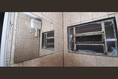Banheiro de casa para alugar com 2 quartos, 60m² em Santa Maria, Osasco