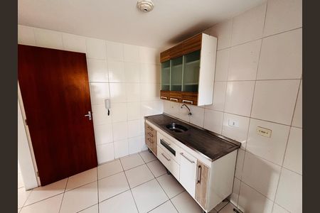 Cozinha de apartamento para alugar com 2 quartos, 44m² em Conceicao, Osasco