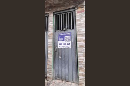Fachada  de casa para alugar com 1 quarto, 74m² em Santa Maria, Osasco