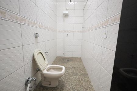 Casa para alugar com 200m², 2 quartos e 4 vagas Casa para alugar com 200m², 2 quartos e 4 vagasBanheiro 1