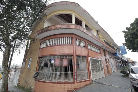 Casa para alugar com 200m², 2 quartos e 4 vagas Casa para alugar com 200m², 2 quartos e 4 vagasFachada