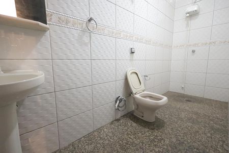 Casa para alugar com 200m², 2 quartos e 4 vagas Casa para alugar com 200m², 2 quartos e 4 vagasBanheiro 1