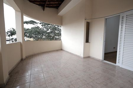 Casa para alugar com 200m², 2 quartos e 4 vagas Casa para alugar com 200m², 2 quartos e 4 vagasVaranda