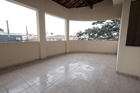 Casa para alugar com 200m², 2 quartos e 4 vagas Casa para alugar com 200m², 2 quartos e 4 vagasVaranda