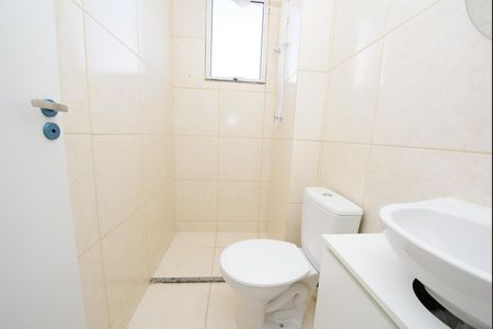 Banheiro de apartamento para alugar com 2 quartos, 45m² em Bairro da Glória, Contagem