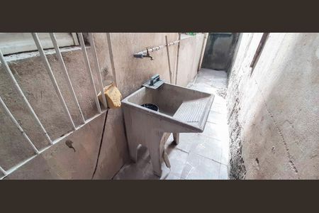 Área de serviço de casa para alugar com 2 quartos, 80m² em Santa Maria, Osasco