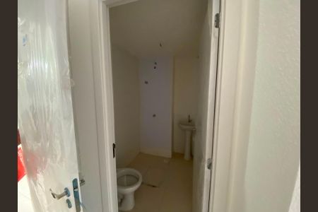 Banheiro de apartamento para alugar com 2 quartos, 37m² em Várzea das Moças, Niterói