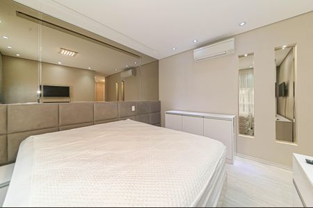 Apartamento à venda com 225m², 3 quartos e 4 vagas Apartamento à venda com 225m², 3 quartos e 4 vagasSuite 3