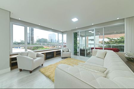 Apartamento à venda com 225m², 3 quartos e 4 vagas Apartamento à venda com 225m², 3 quartos e 4 vagasSala