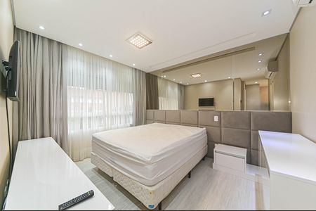 Apartamento à venda com 225m², 3 quartos e 4 vagas Apartamento à venda com 225m², 3 quartos e 4 vagasSuite 3