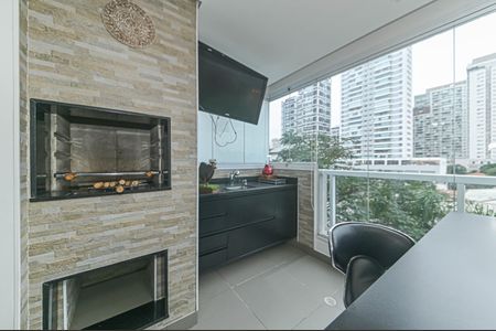 Apartamento à venda com 225m², 3 quartos e 4 vagas Apartamento à venda com 225m², 3 quartos e 4 vagasVaranda