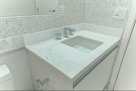 Apartamento à venda com 225m², 3 quartos e 4 vagas Apartamento à venda com 225m², 3 quartos e 4 vagasBanheiro da Suíte 2