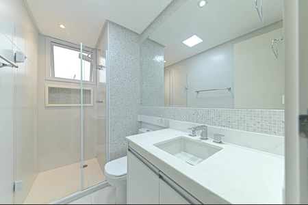 Apartamento à venda com 225m², 3 quartos e 4 vagas Apartamento à venda com 225m², 3 quartos e 4 vagasBanheiro da Suíte 2