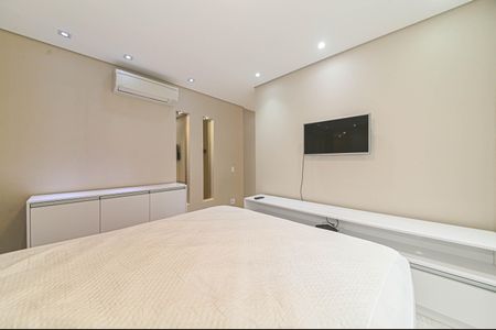 Apartamento à venda com 225m², 3 quartos e 4 vagas Apartamento à venda com 225m², 3 quartos e 4 vagasSuite 3