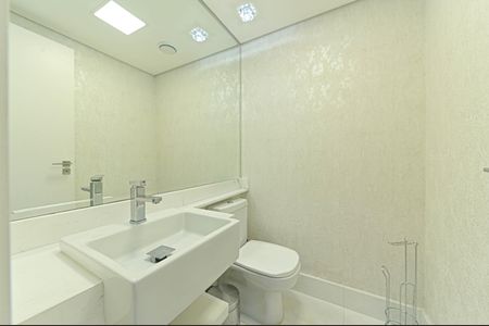 Apartamento à venda com 225m², 3 quartos e 4 vagas Apartamento à venda com 225m², 3 quartos e 4 vagasLavabo