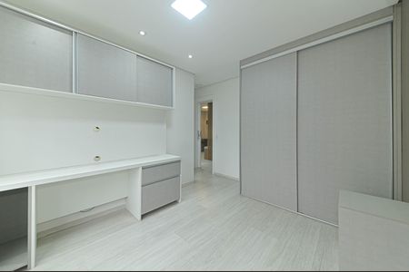 Apartamento à venda com 225m², 3 quartos e 4 vagas Apartamento à venda com 225m², 3 quartos e 4 vagasSuite 2