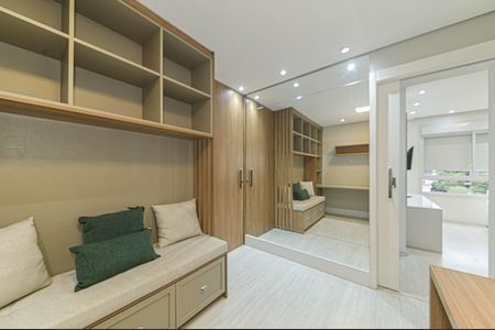 Apartamento à venda com 225m², 3 quartos e 4 vagas Apartamento à venda com 225m², 3 quartos e 4 vagasEscritório
