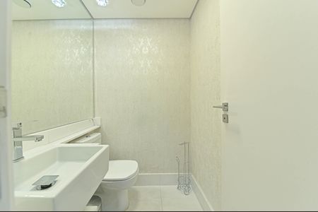 Apartamento à venda com 225m², 3 quartos e 4 vagas Apartamento à venda com 225m², 3 quartos e 4 vagasLavabo