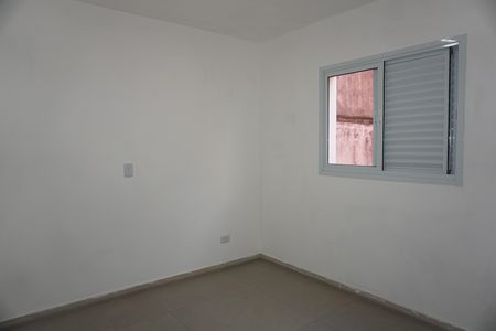 Quarto de apartamento para alugar com 1 quarto, 40m² em Jardim Castilho, Embu das Artes