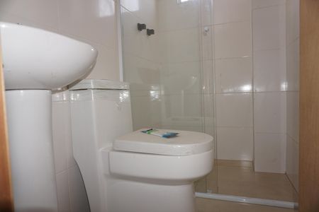 Banheiro de apartamento para alugar com 1 quarto, 40m² em Jardim Castilho, Embu das Artes