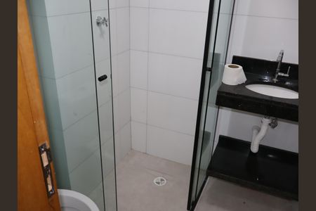 Banheiro de apartamento para alugar com 2 quartos, 39m² em Quinta da Paineira, São Paulo
