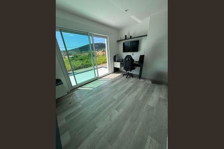 Sala de casa de condomínio para alugar com 3 quartos, 230m² em Vargem Grande, Florianópolis