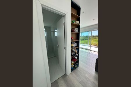 Sala de casa de condomínio para alugar com 3 quartos, 230m² em Vargem Grande, Florianópolis
